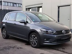 Grau Gebraucht 2017 VW Golf Sportsvan Sound Van / Kleinbus | 11.450 € (Superpreis)