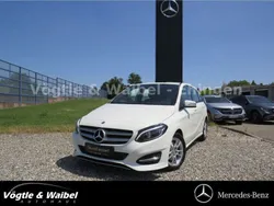 Weiß Gebraucht 2016 Mercedes B180 Style Van / Kleinbus | 17.880 € (Fairer Preis)