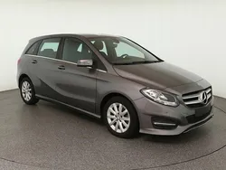 Grau Gebraucht 2016 Mercedes B180 Style Van / Kleinbus | 13.460 € (Fairer Preis)