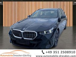Schwarz schwarz (metallic) Gebraucht 2024 BMW 520 Comfort Edition Kombi | 49.980 € (Superpreis)