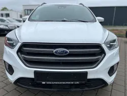 Weiß Gebraucht 2018 Ford Kuga ST-Line SUV | 15.950 € (Guter Preis)