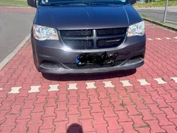 Grau Gebraucht 2015 Dodge Grand Caravan Van / Kleinbus | 15.000 €