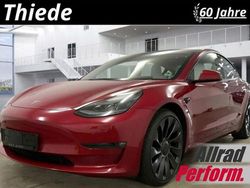 Rot metallic Gebraucht 2022 Tesla Model 3 Performance Limousine | 31.620 € (Fairer Preis)