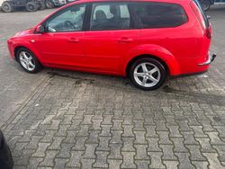 Rot Gebraucht 2007 Ford Focus Kombi | 1.490 € (Etwas zu teuer)