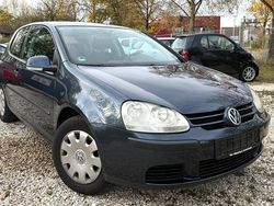 Blau Gebraucht 2005 VW Golf V Trendline Kleinwagen | 3.999 € (Teuer)