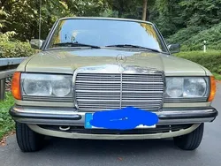 Grün Gebraucht 1983 Mercedes 240 Limousine | 8.000 €