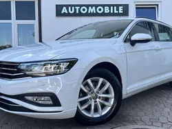 Weiß Gebraucht 2023 VW Passat Business Kombi | 27.969 € (Superpreis)