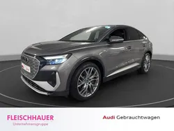 Grau Gebraucht 2022 Audi Q4 Sportback e-tron Advanced SUV | 38.990 € (Fairer Preis)