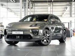 Aventuringrünmetallic Gebraucht 2024 Porsche Macan Sport SUV | 93.900 € (Teuer)