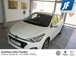 Weiß Gebraucht 2018 Hyundai i20 Trend Limousine | 10.888 € (Guter Preis)