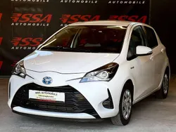 Weiß Gebraucht 2020 Toyota Yaris Hybrid Business Edition Limousine | 13.380 € (Fairer Preis)