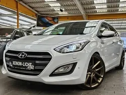 Weiß Gebraucht 2015 Hyundai i30 Premium Kombi | 7.975 € (Guter Preis)