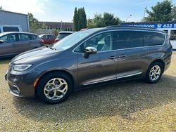 Granite grey Gebraucht 2022 Chrysler Pacifica Limited SUV | 35.999 € (Guter Preis)