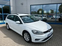 Weiß Gebraucht 2020 VW Golf VII Comfortline Kombi | 16.950 € (Etwas zu teuer)