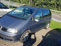 Grau metallic Gebraucht 2010 Seat Alhambra Reference Van / Kleinbus | 4.900 € (Teuer)