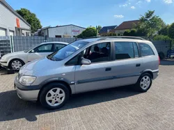 Silber Gebraucht 2001 Opel Zafira Van / Kleinbus | 1.699 € (Fairer Preis)