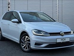 Weiß Gebraucht 2017 VW Golf VII Sound Limousine | 14.450 € (Fairer Preis)