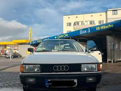 Weiß Gebraucht 1989 Audi 80 Limousine | 800 €