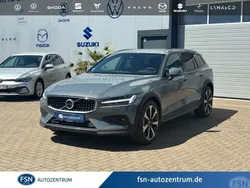 Grau Gebraucht 2023 Volvo V60 CC Ultimate Kombi | 45.990 € (Guter Preis)