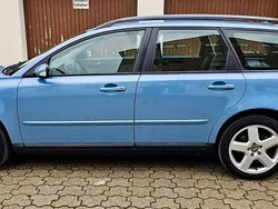 Blau Gebraucht 2004 Volvo V50 Summum Kombi | 4.990 € (Teuer)