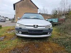 Silber Gebraucht 2000 Peugeot 306 Cabriolet Cabrio | 949 €
