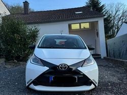 Weiß Gebraucht 2014 Toyota Aygo X-play Kleinwagen | 5.999 € (Fairer Preis)