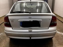 Grau Gebraucht 2003 Opel Astra Njoy Limousine | 2.100 € (Fairer Preis)