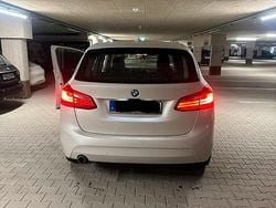 Weiß Gebraucht 2016 BMW 216 Sport Line Kombi | 8.790 € (Guter Preis)