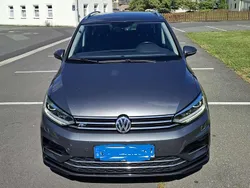 Grau Gebraucht 2017 VW Touran Highline Van / Kleinbus | 15.700 € (Guter Preis)