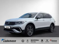 Oryxweiß perlmutteffekt Gebraucht 2023 VW Tiguan Allspace Elegance SUV | 42.359 € (Fairer Preis)