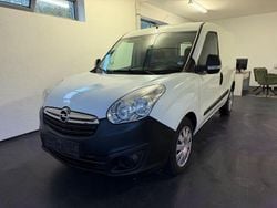 Weiß Gebraucht 2017 Opel Combo Van / Kleinbus | 6.990 € (Guter Preis)