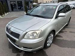 Silver metallic Gebraucht 2005 Toyota Avensis Sol Kombi | 1.700 € (Guter Preis)
