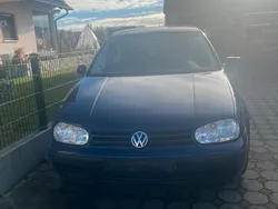 Blau Gebraucht 2003 VW Golf IV Limousine | 4.000 € (Teuer)