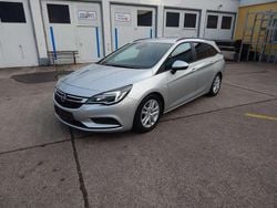 Silber Gebraucht 2017 Opel Astra Edition Kombi | 6.899 € (Guter Preis)