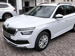 Bila moon/moon white Gebraucht 2024 Skoda Kamiq SUV | 22.490 € (Fairer Preis)
