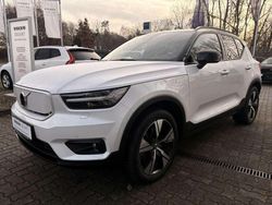 Crystal weißperleffekt (metallic) Gebraucht 2021 Volvo XC40 R-Design SUV | 28.980 € (Fairer Preis)