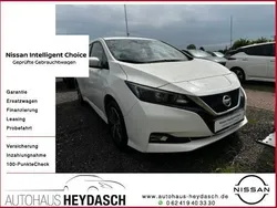 Weiß Gebraucht 2021 Nissan Leaf Acenta Kleinwagen | 12.975 € (Guter Preis)