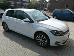 Weiß Gebraucht 2017 VW Golf VII Highline Limousine | 15.800 € (Fairer Preis)