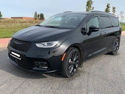 Schwarz Gebraucht 2021 Chrysler Pacifica SUV | 25.100 € (Etwas zu teuer)