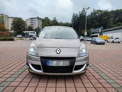 Beige Gebraucht 2010 Renault Mégane III Limousine | 3.500 € (Teuer)