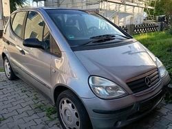 Silber Gebraucht 2000 Mercedes A140 Limousine | 650 €