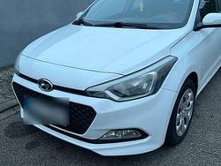 Weiß Gebraucht 2016 Hyundai i20 Kleinwagen | 6.999 € (Guter Preis)