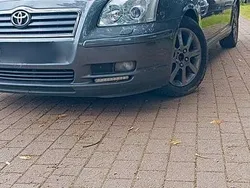 Grau Gebraucht 2006 Toyota Avensis Executive Kombi | 1.600 € (Guter Preis)