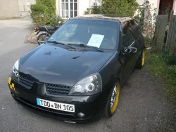 Schwarz metallic Gebraucht 2001 Renault Clio II Dynamique Kleinwagen | 2.333 €