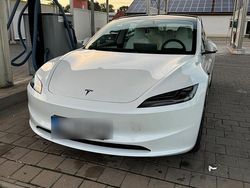 Weiß Gebraucht 2024 Tesla Model 3 Standard Range Limousine | 34.999 € (Fairer Preis)