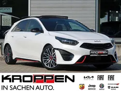 Weiß Gebraucht 2022 Kia Ceed GT Limousine | 30.990 € (Teuer)