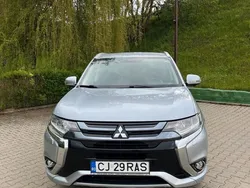 Grau Gebraucht 2017 Mitsubishi Outlander P-HEV SUV | 18.950 € (Teuer)
