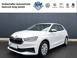 Weiß Gebraucht 2021 Skoda Fabia Active Limousine | 12.550 € (Guter Preis)