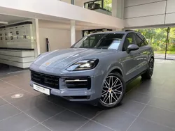 Arktikgrau Gebraucht 2024 Porsche Cayenne SUV | 106.900 €