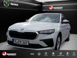 Weiß Gebraucht 2024 Skoda Scala Essence Kleinwagen | 20.270 € (Fairer Preis)